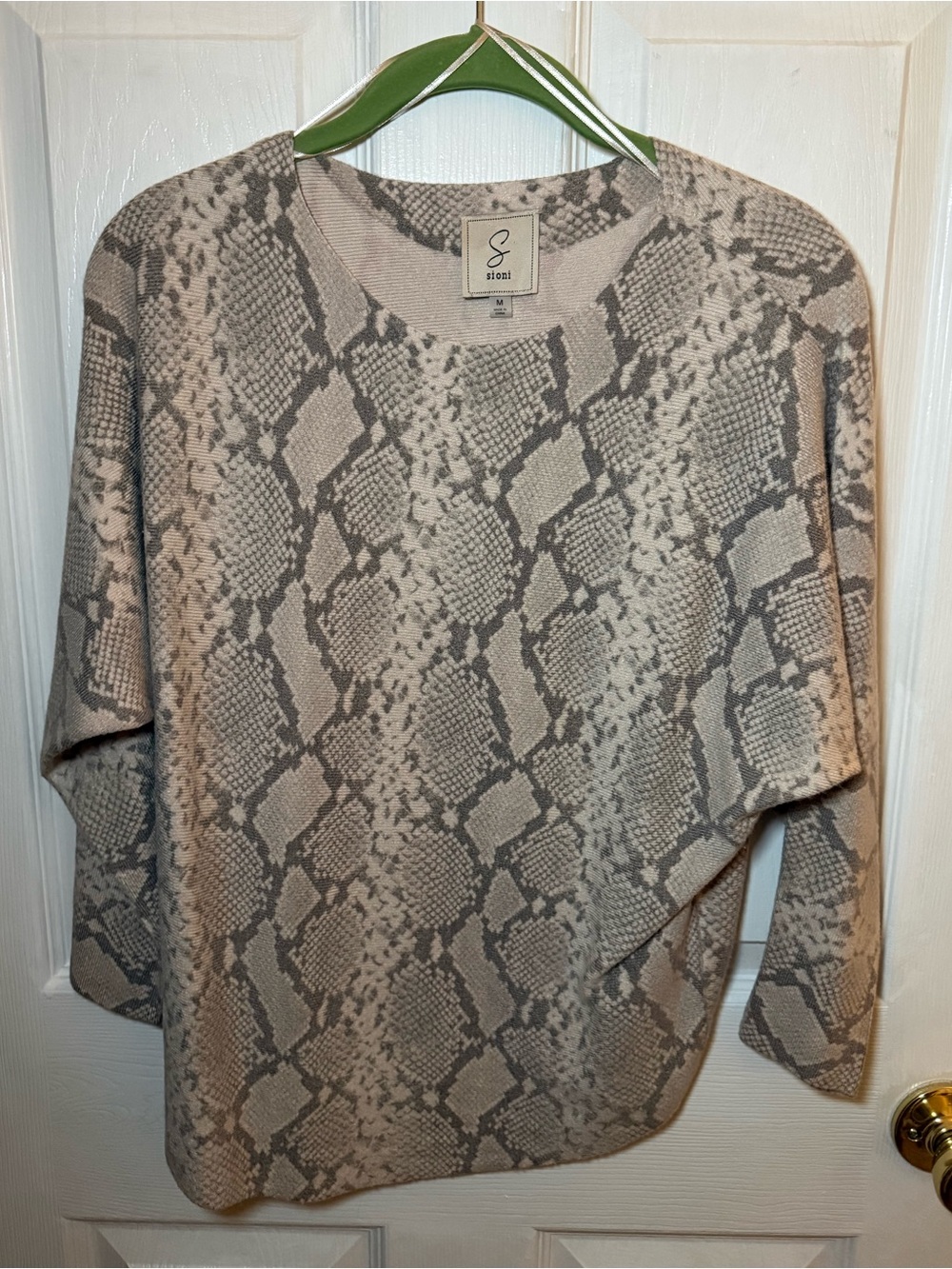 Sioni Taupe and Gray Snake-Print Knit Pullover